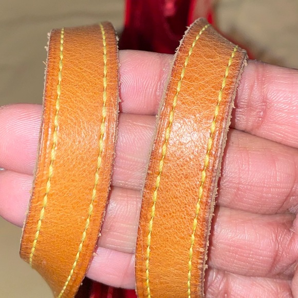 🔥SALE🔥 EUC Auth Louis Vuitton Reade Vernis bag - Picture 9 of 15